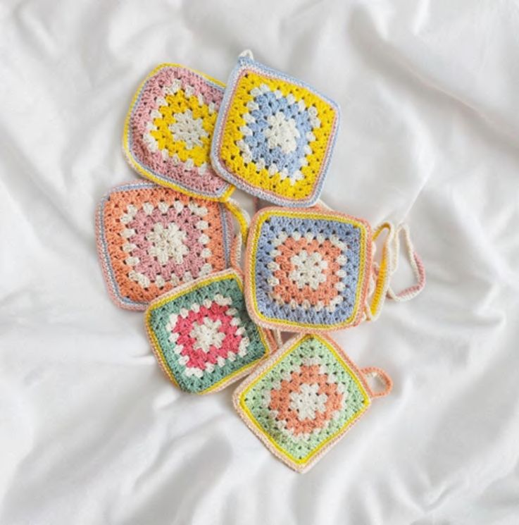 Hanknitted Regular Side Sling: Stylish Eco-Friendly Bag